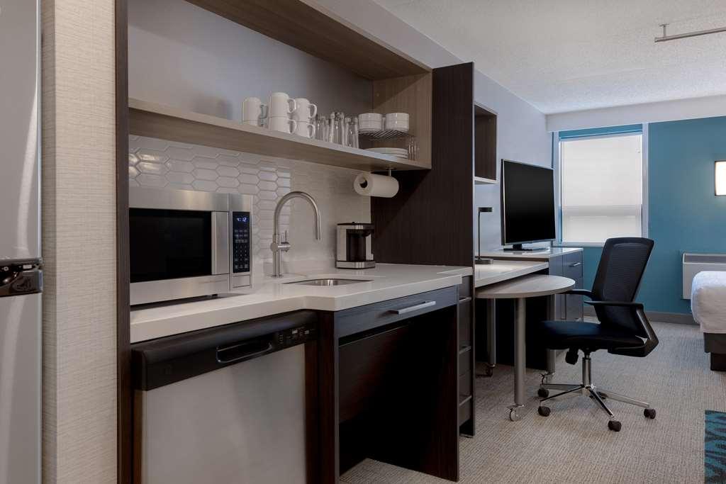Ambassador Hotel & Conference Resort Kingston Room photo